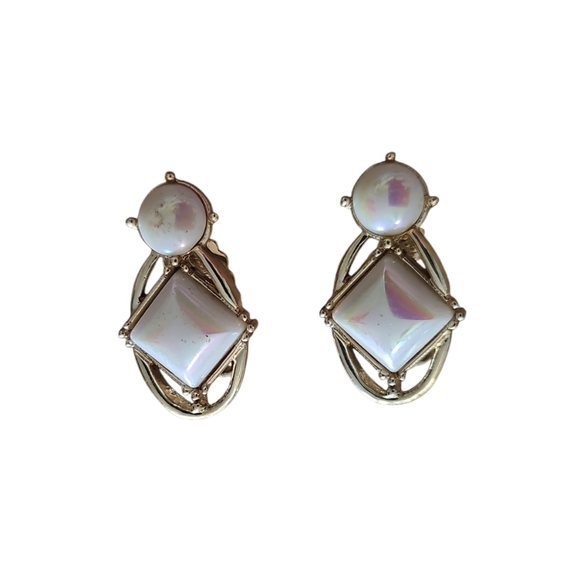 Elegant Irridescent Thermoset and Gold Earrings - Picture 6 of 8